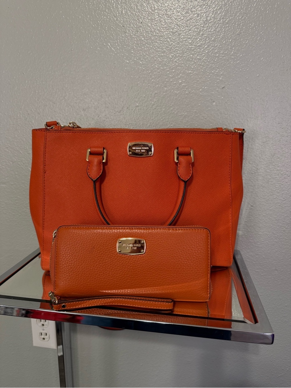 Michael Kors Orange Saffiano Tote & Matching Zip Wristlet Wallet Set - Picture 4 of 16